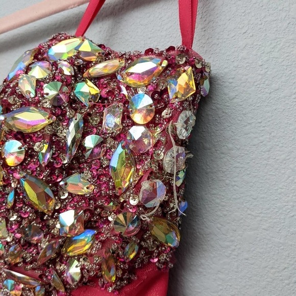 Glamour by Terani Couture Beaded Shimmer Sweetheart Neckline - Picture 6 of 11